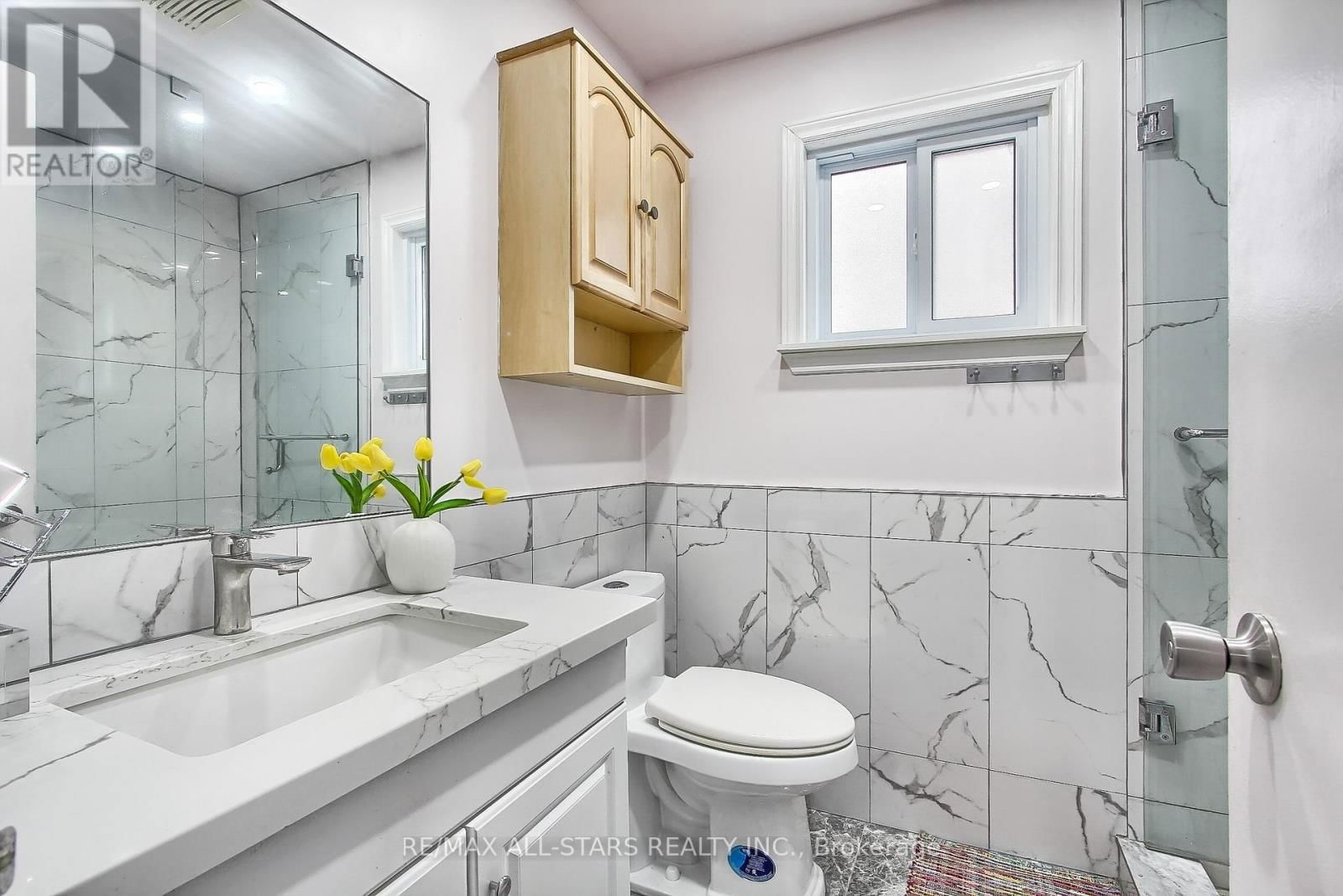 48 ARCHDEKIN DRIVE Image 31