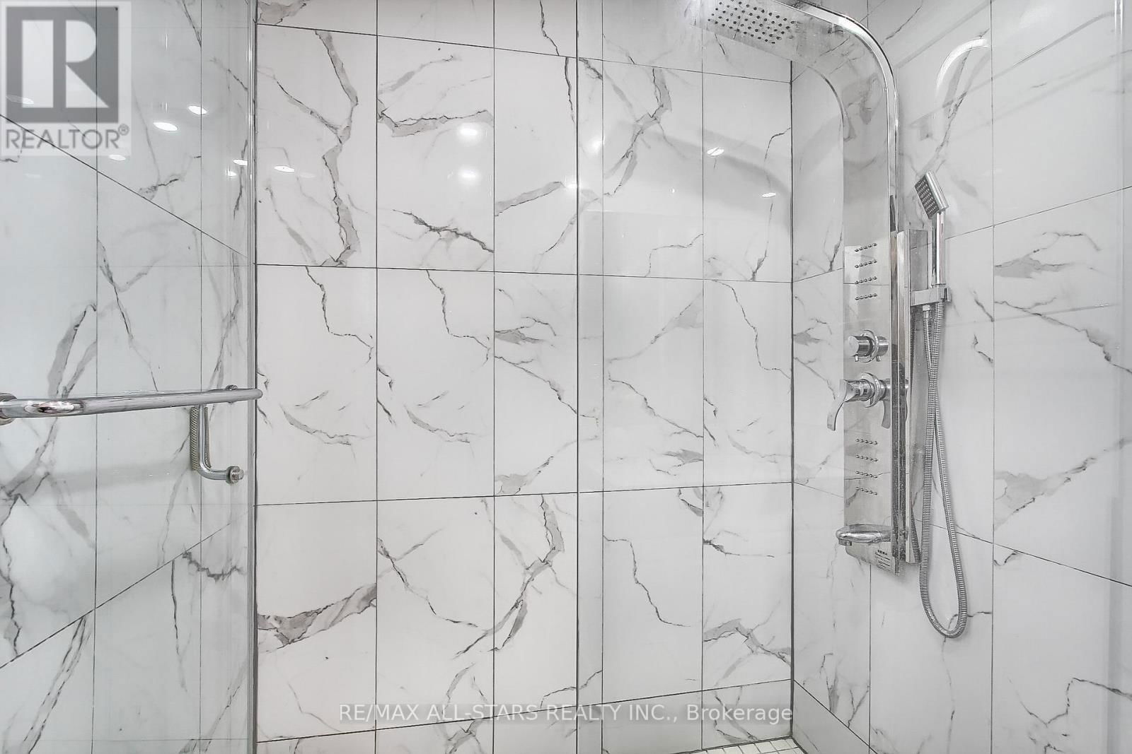 48 ARCHDEKIN DRIVE Image 33