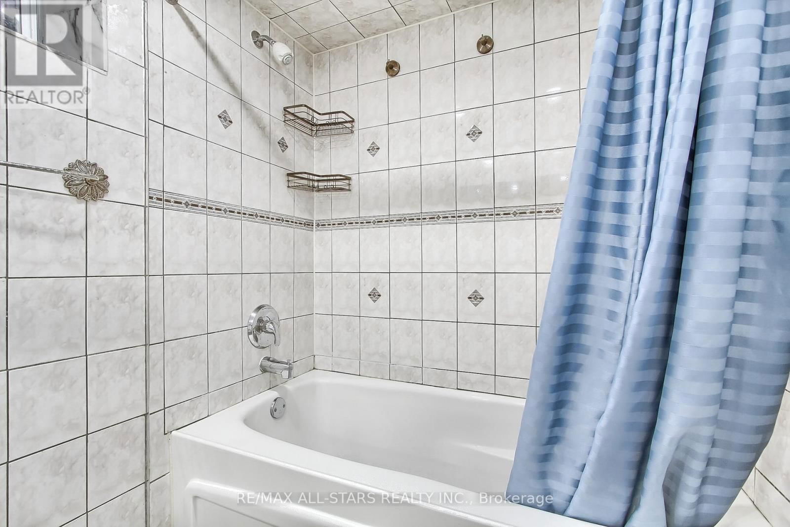 48 ARCHDEKIN DRIVE Image 40