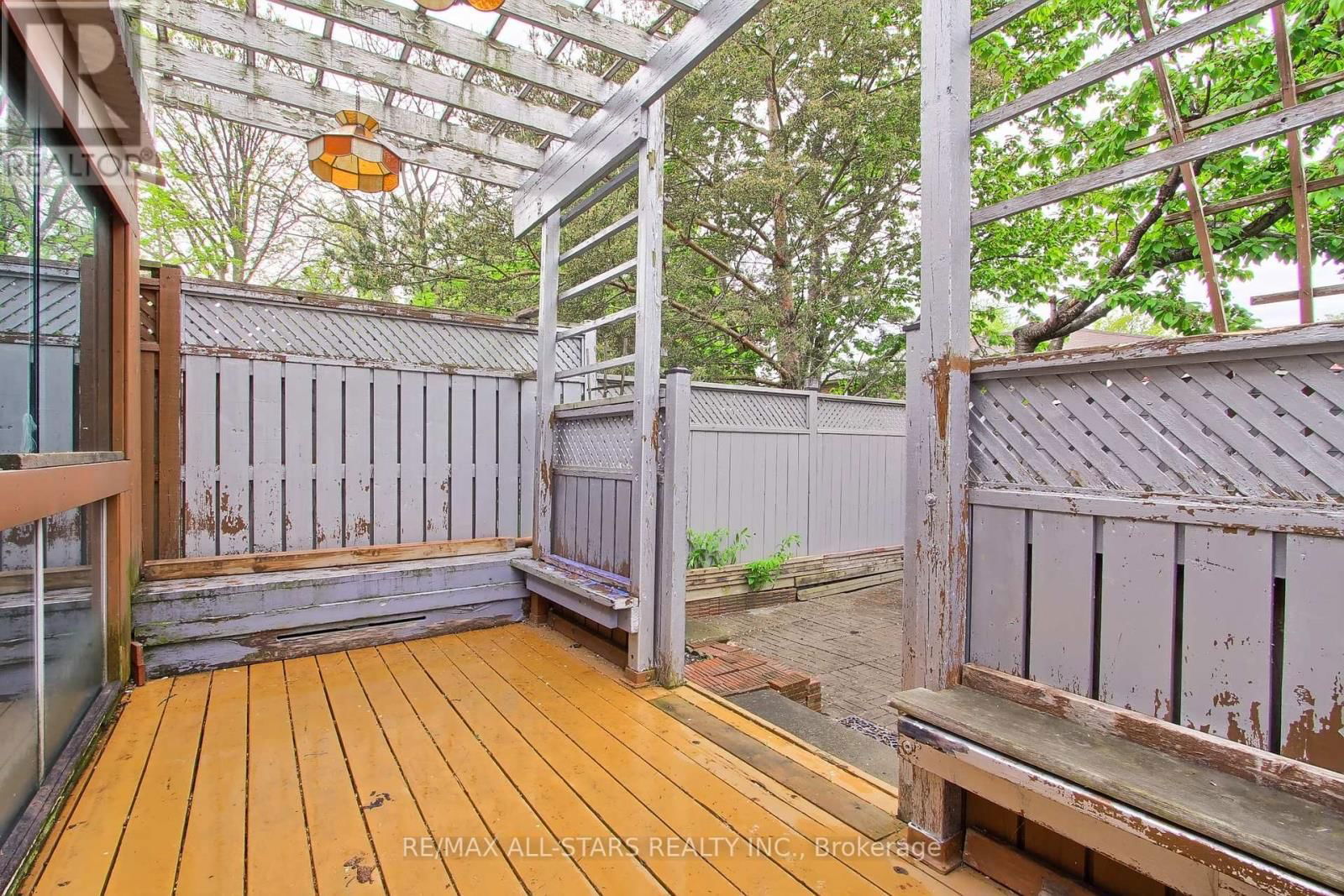 48 ARCHDEKIN DRIVE Image 42
