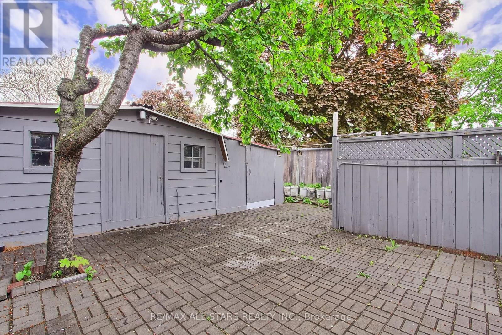 48 ARCHDEKIN DRIVE Image 43