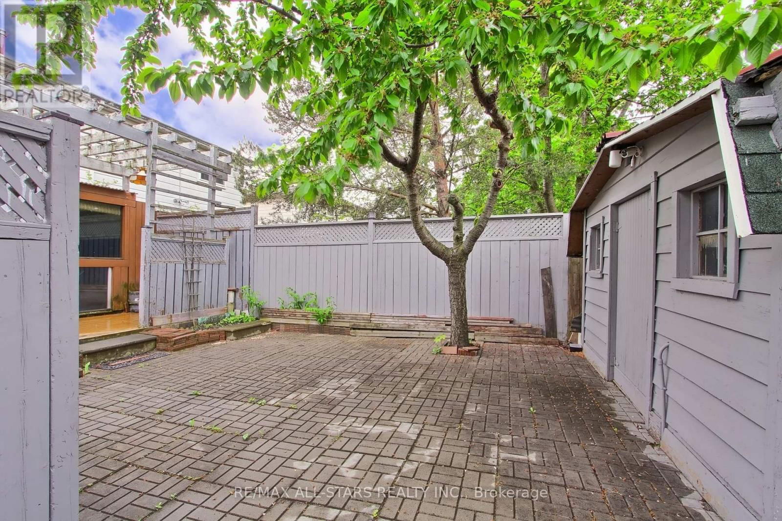 48 ARCHDEKIN DRIVE Image 45