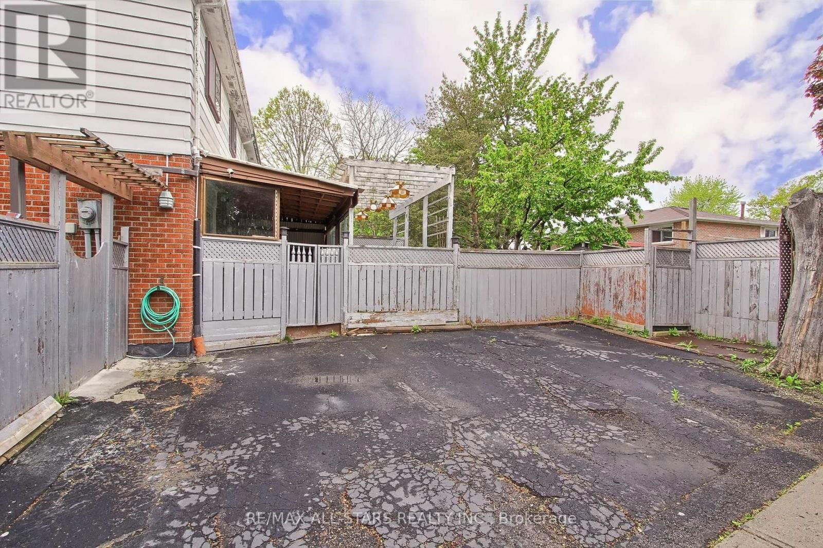 48 ARCHDEKIN DRIVE Image 47