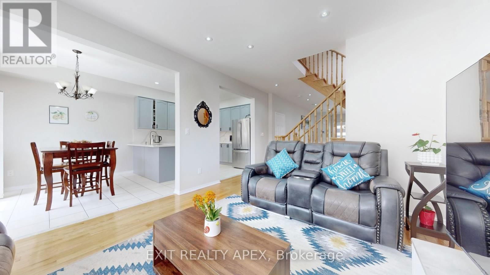 77 COMMODORE DRIVE Image 10