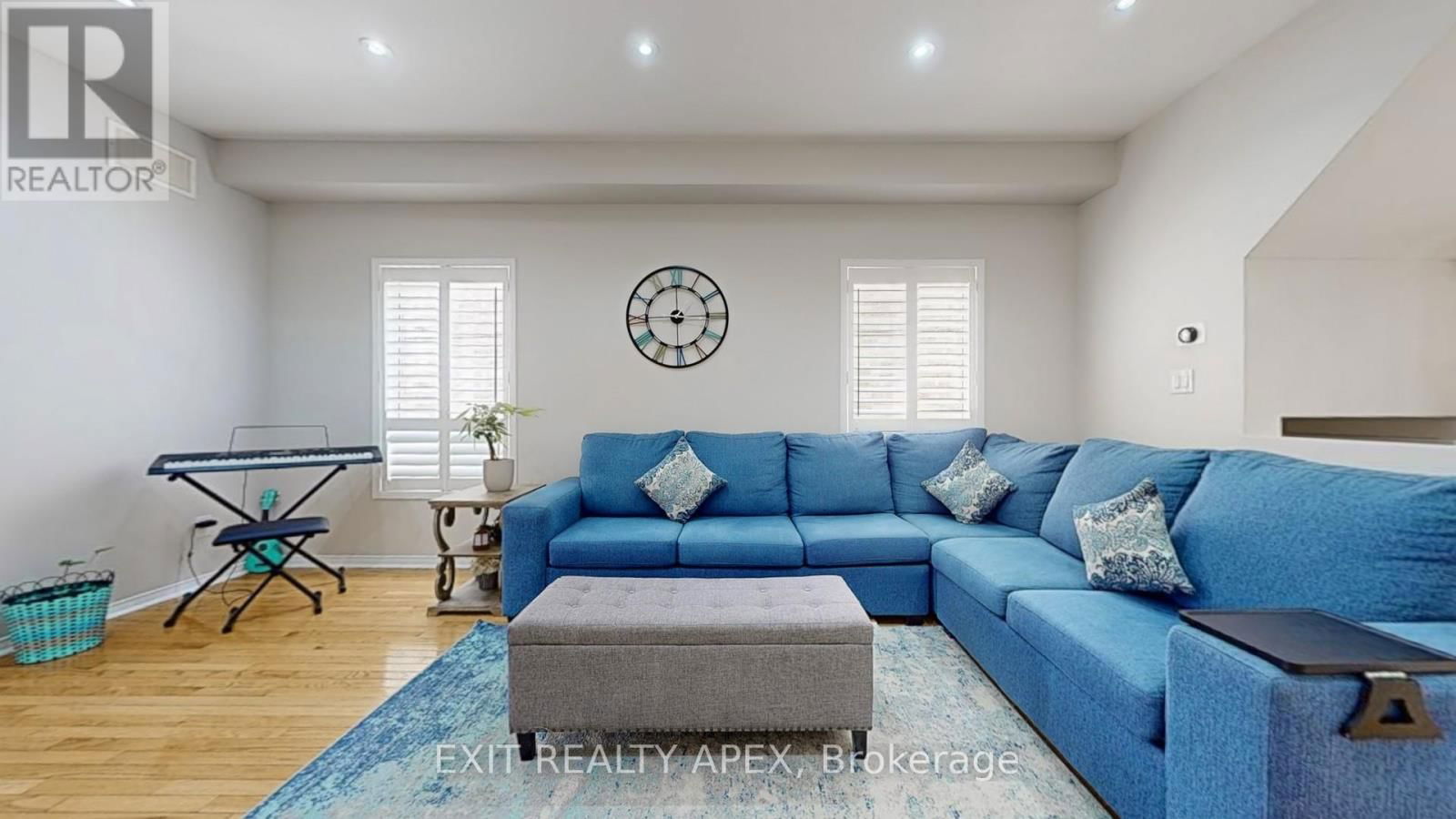 77 COMMODORE DRIVE Image 5