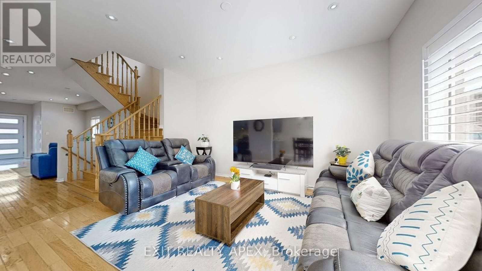 77 COMMODORE DRIVE Image 8