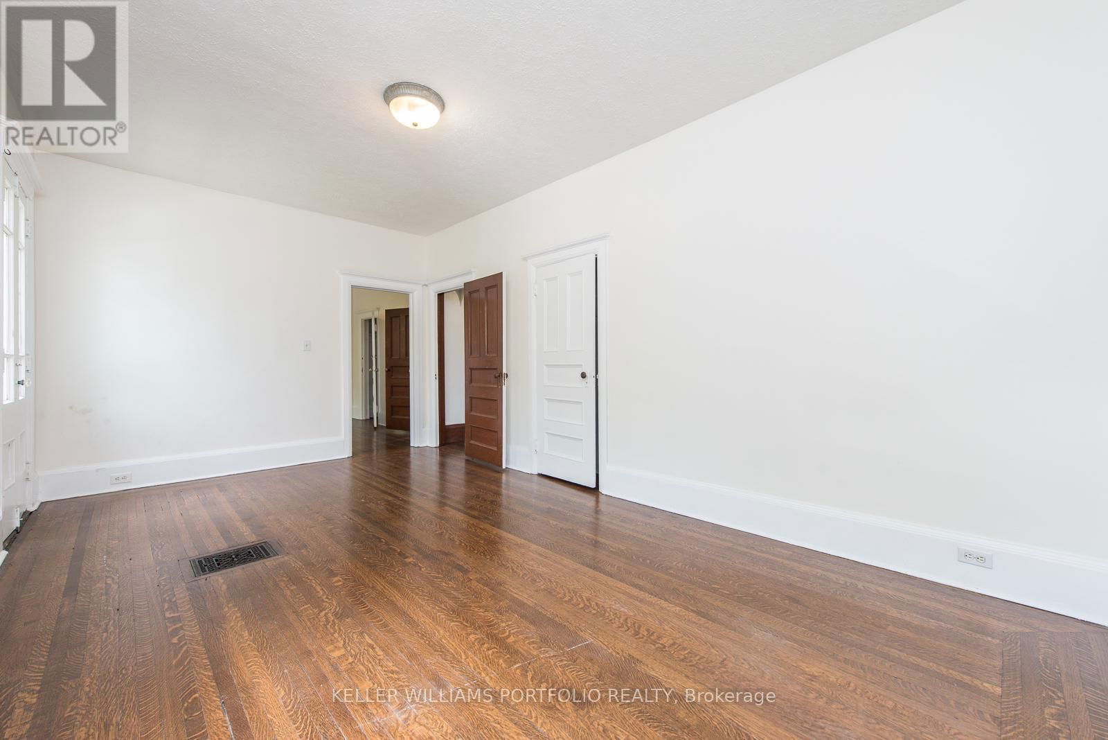 254 EVELYN AVENUE Image 20