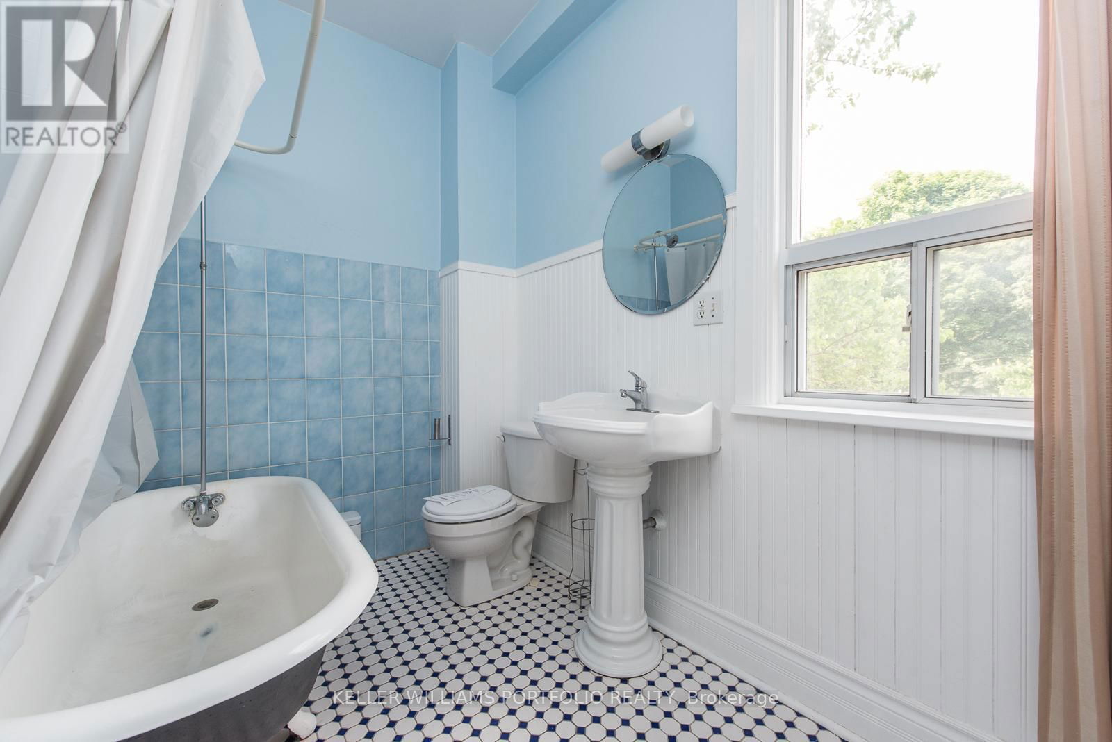 254 EVELYN AVENUE Image 24