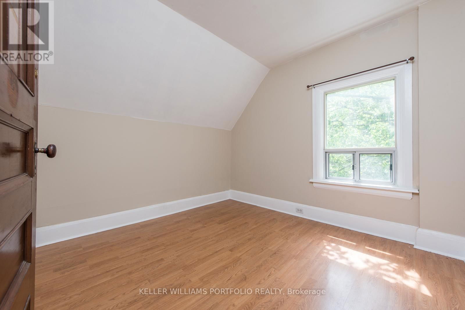254 EVELYN AVENUE Image 32