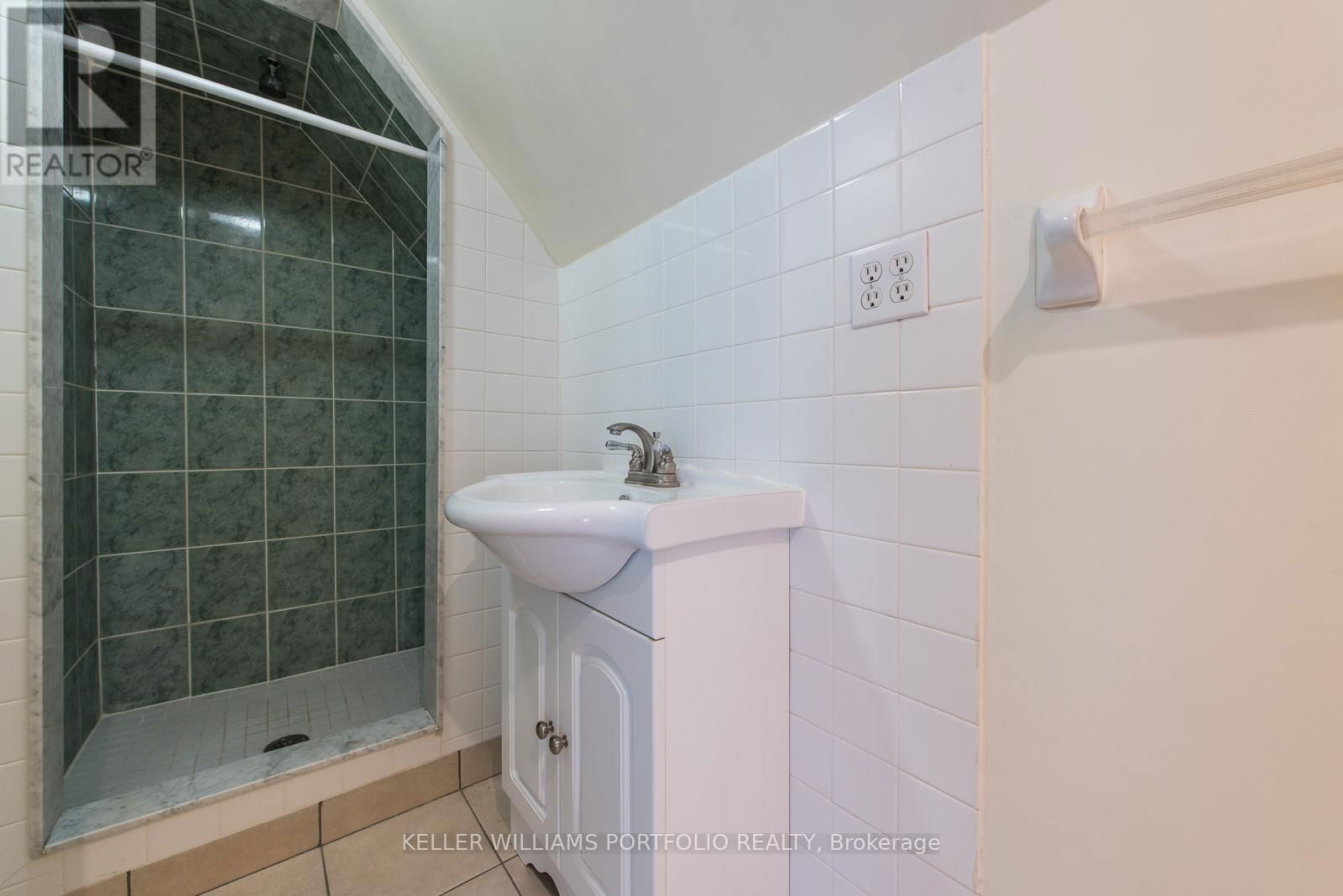 254 EVELYN AVENUE Image 34