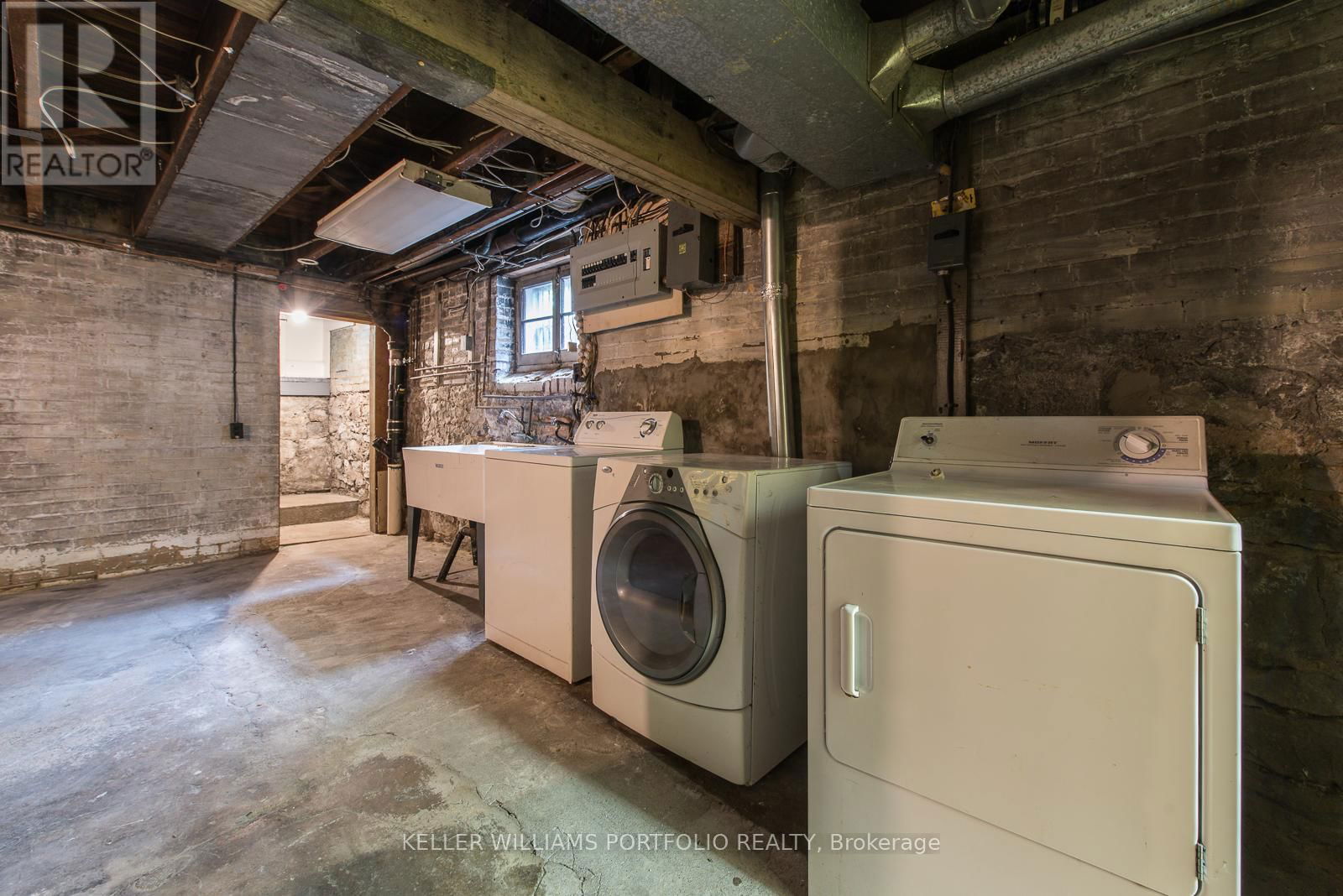 254 EVELYN AVENUE Image 37