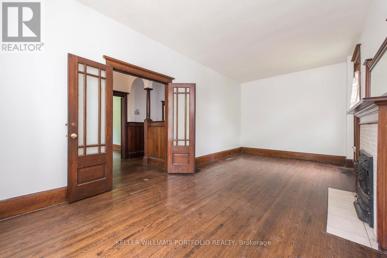 254 EVELYN AVENUE Image 8