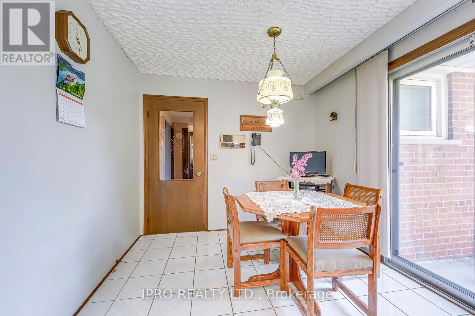 724 EVERSLEY DRIVE Image 14