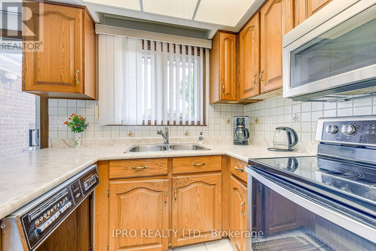 724 EVERSLEY DRIVE Image 17