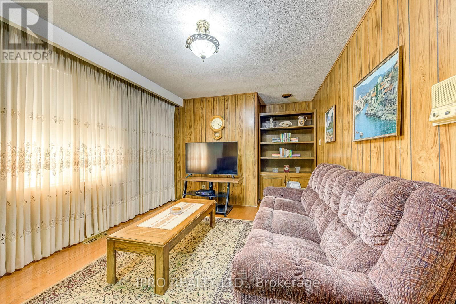 724 EVERSLEY DRIVE Image 24