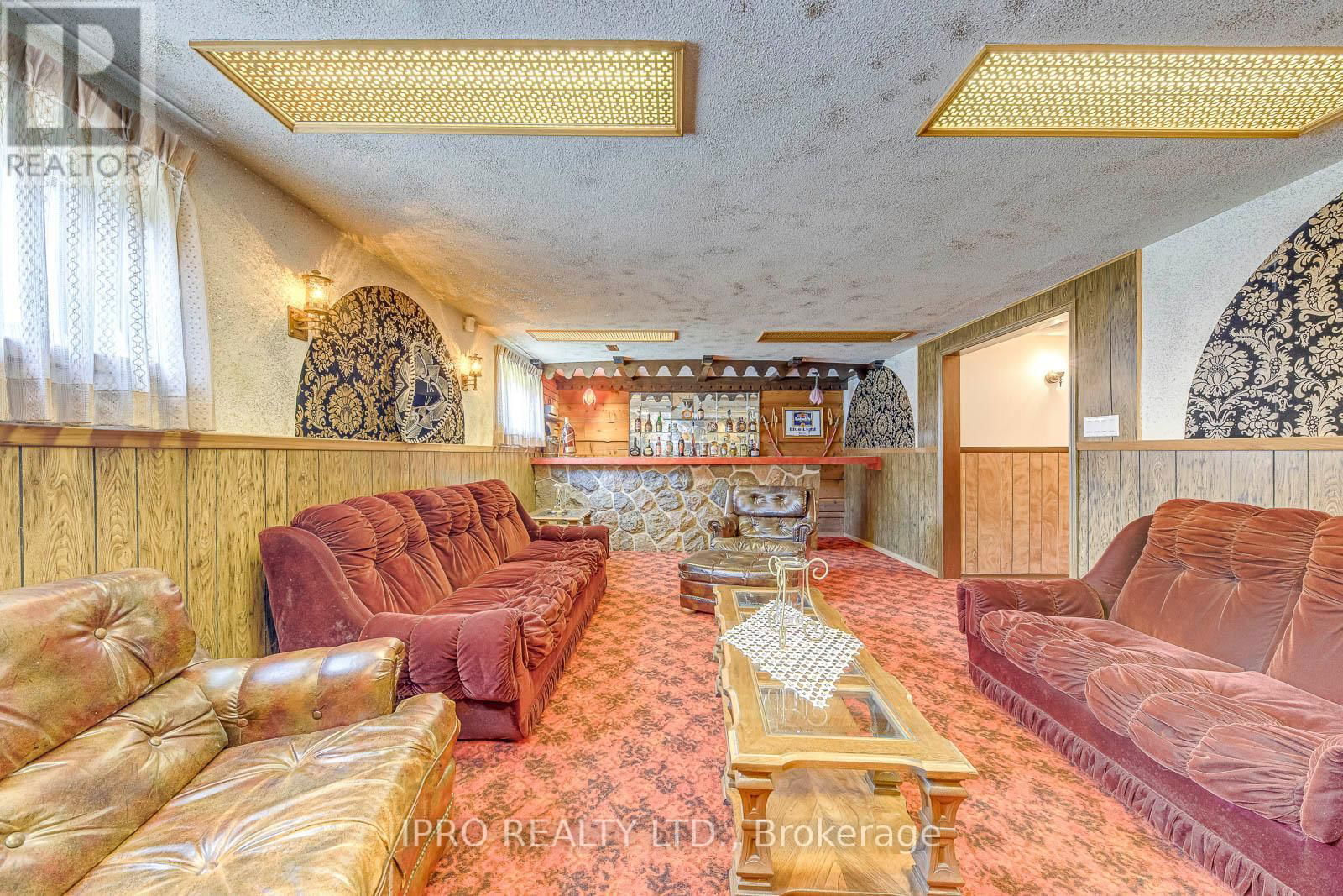 724 EVERSLEY DRIVE Image 34