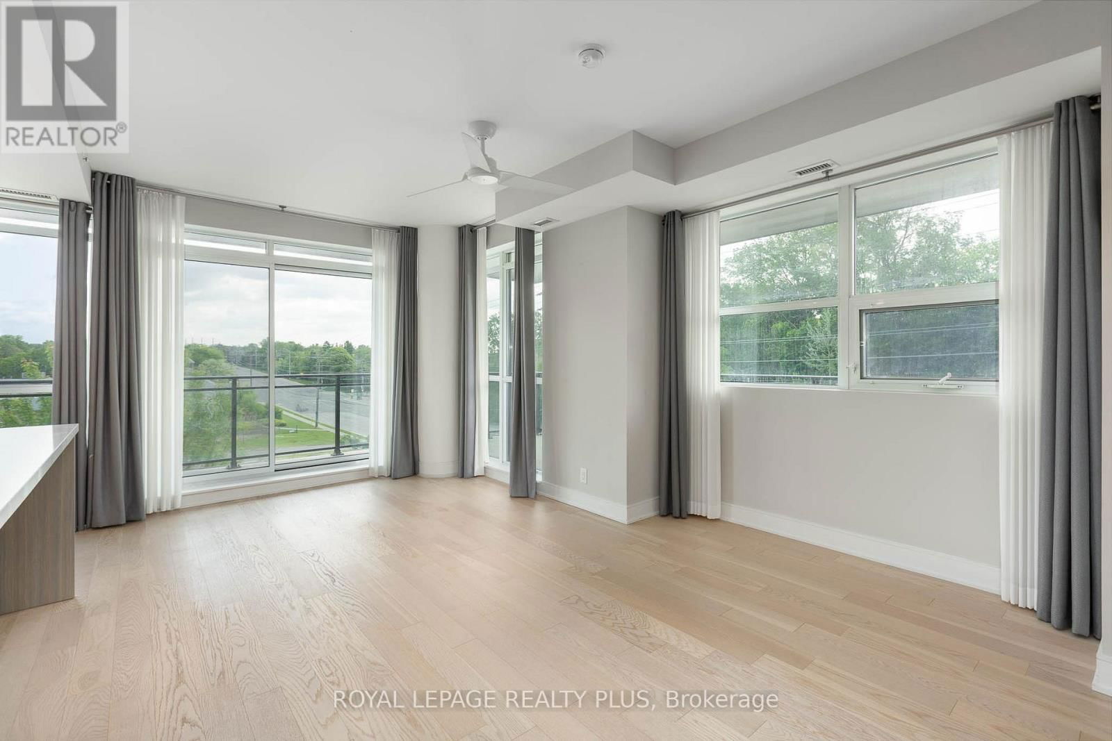 227 - 1575 LAKESHORE ROAD Image 2