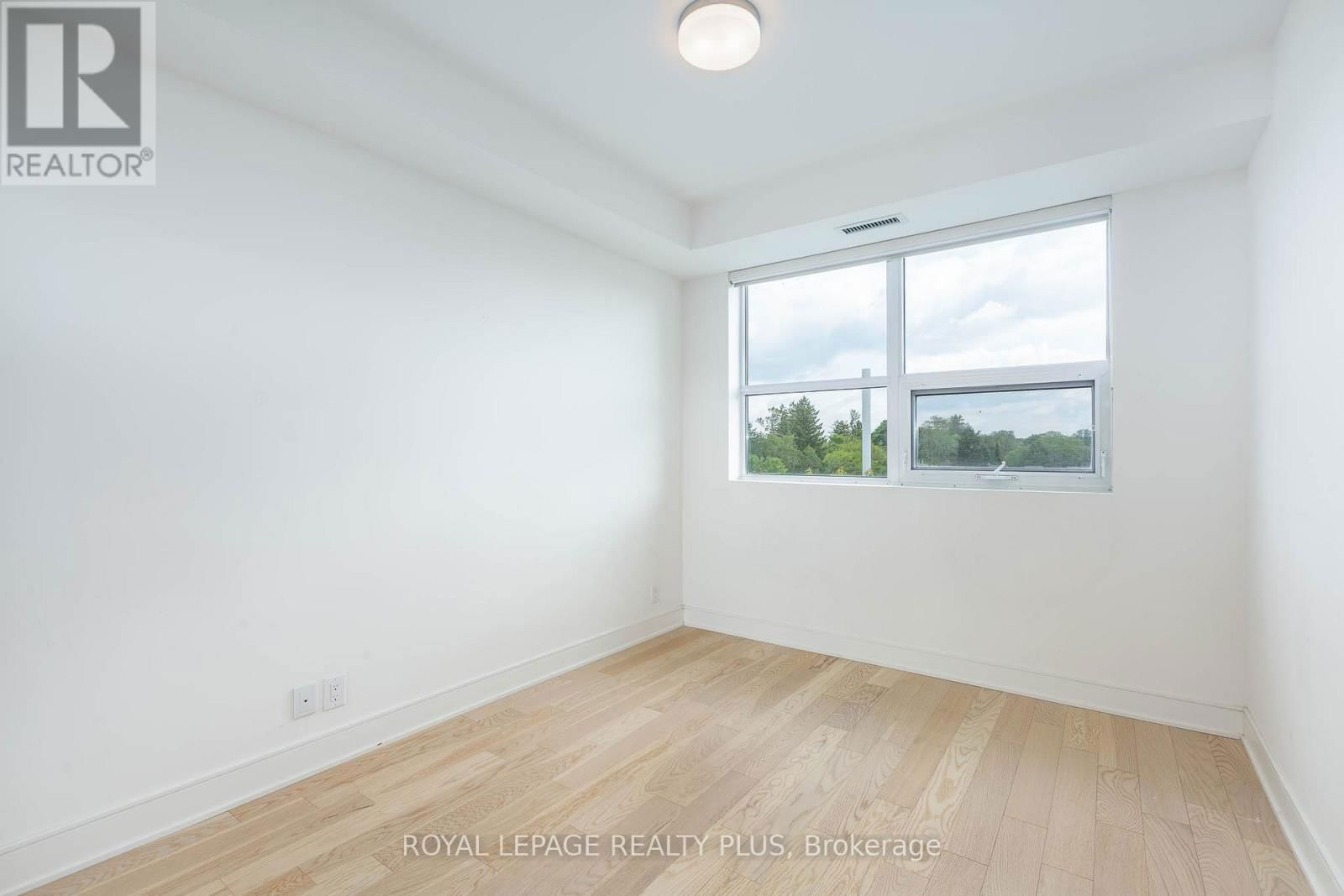 227 - 1575 LAKESHORE ROAD Image 21