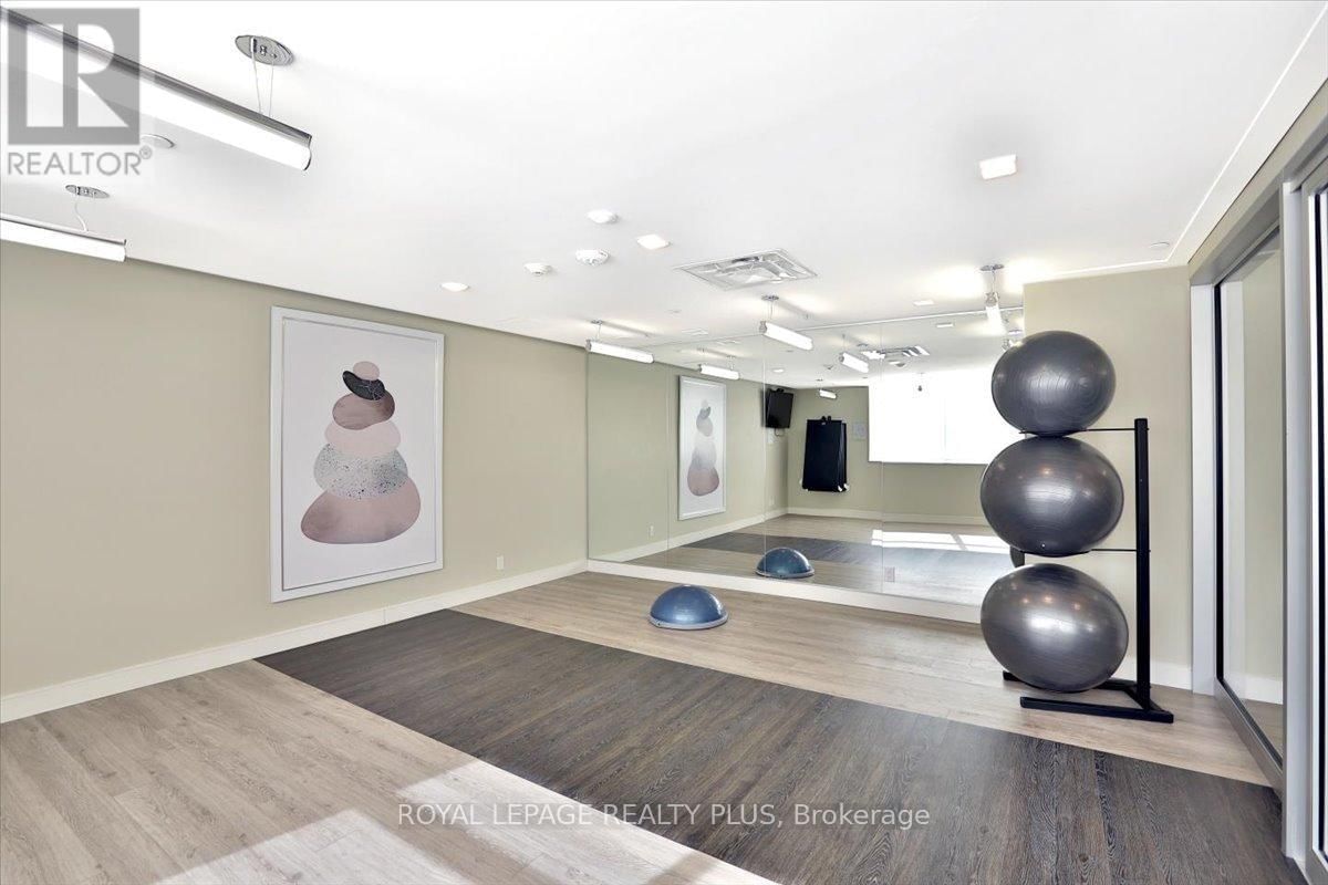 227 - 1575 LAKESHORE ROAD Image 30
