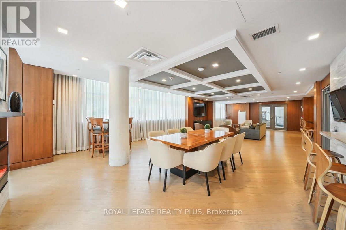 227 - 1575 LAKESHORE ROAD Image 33