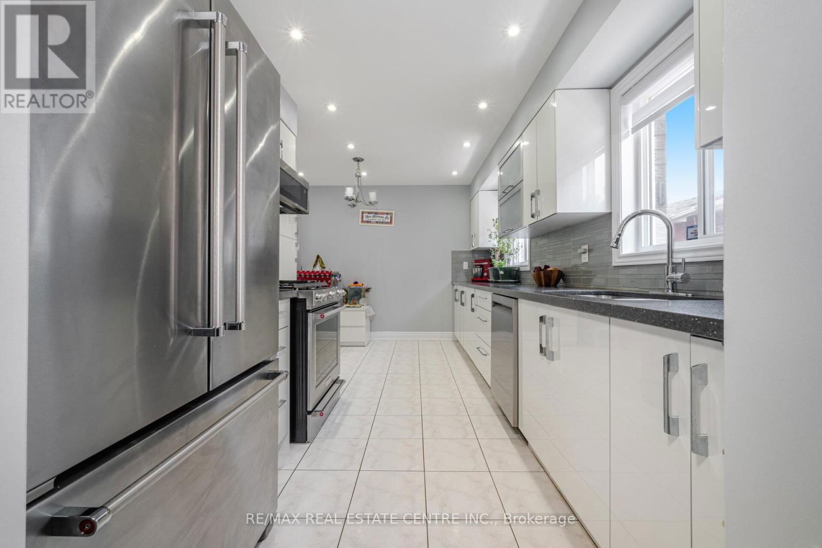 37 ZACHARY DRIVE Image 17