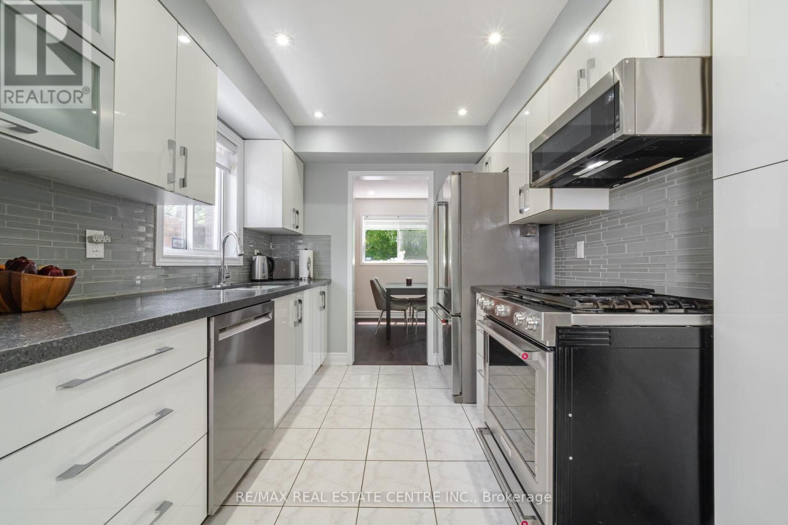 37 ZACHARY DRIVE Image 18