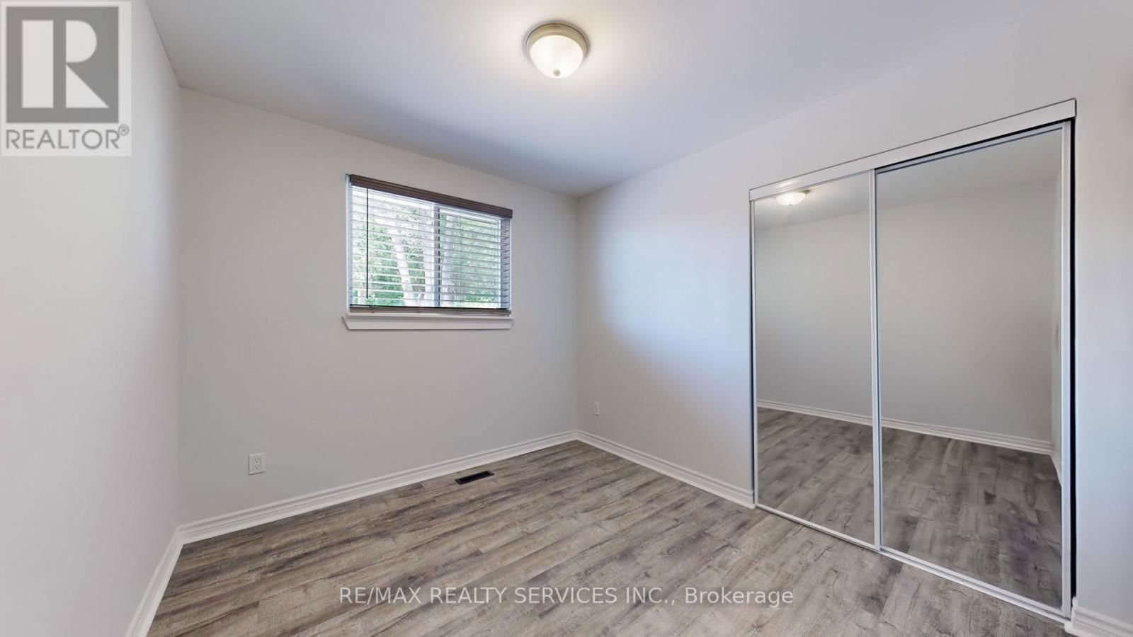 55 GREENWOOD CRESCENT Image 16