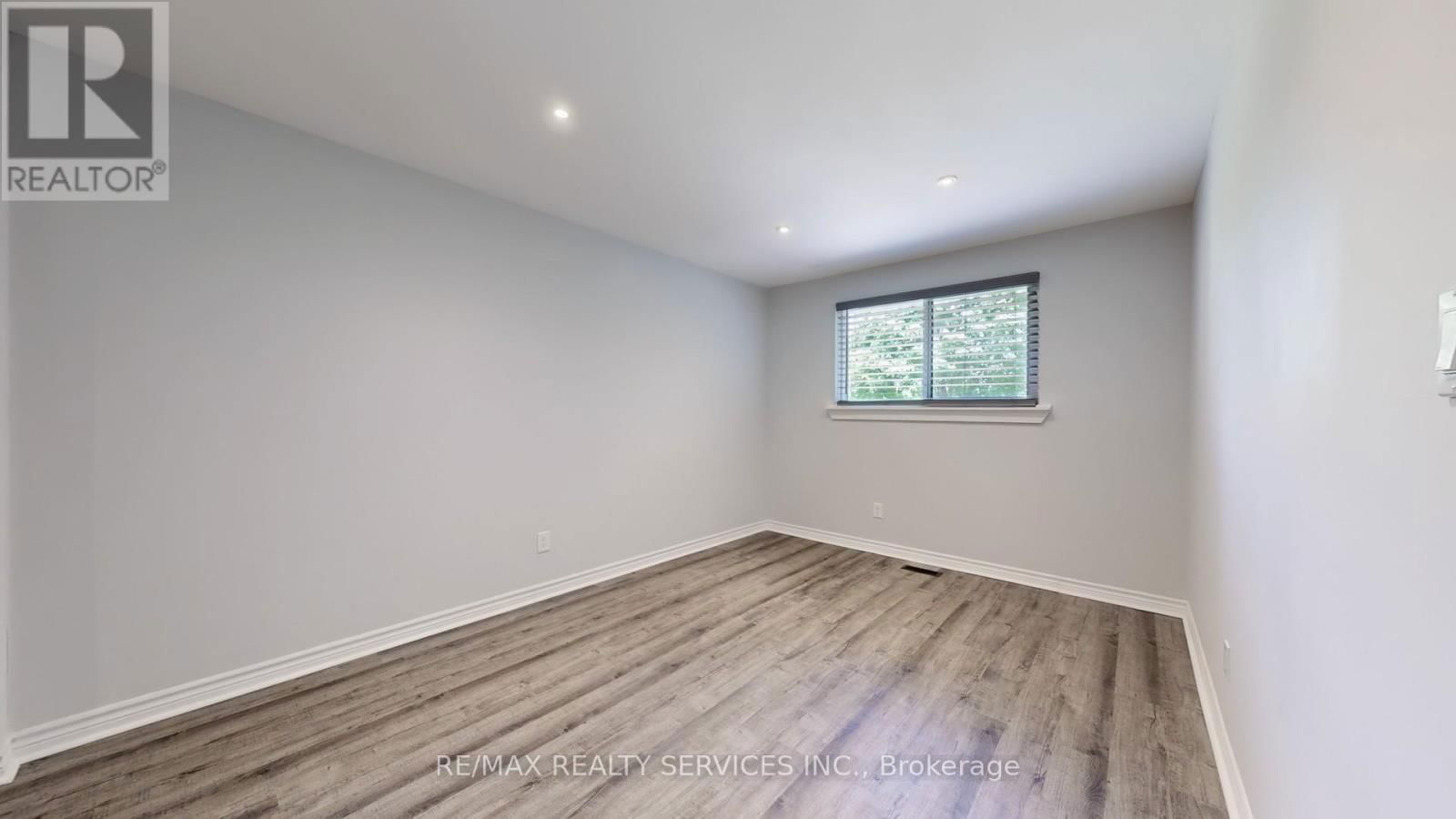55 GREENWOOD CRESCENT Image 19