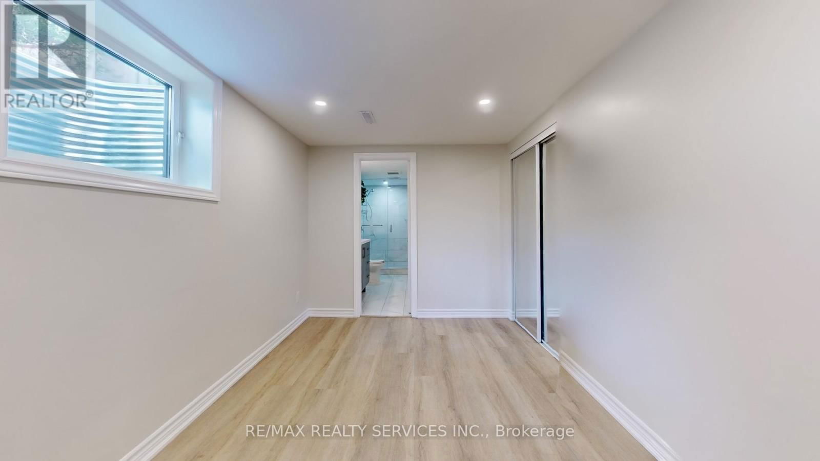 55 GREENWOOD CRESCENT Image 35