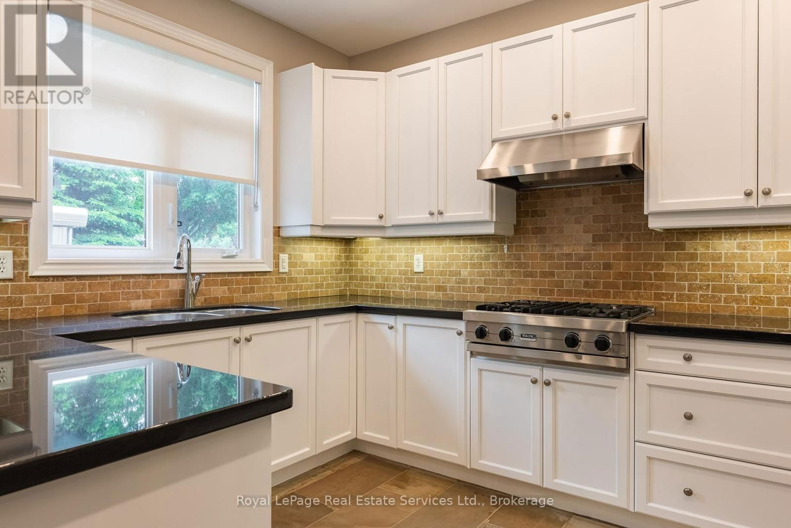 2151 BINGLEY CRESCENT Image 17