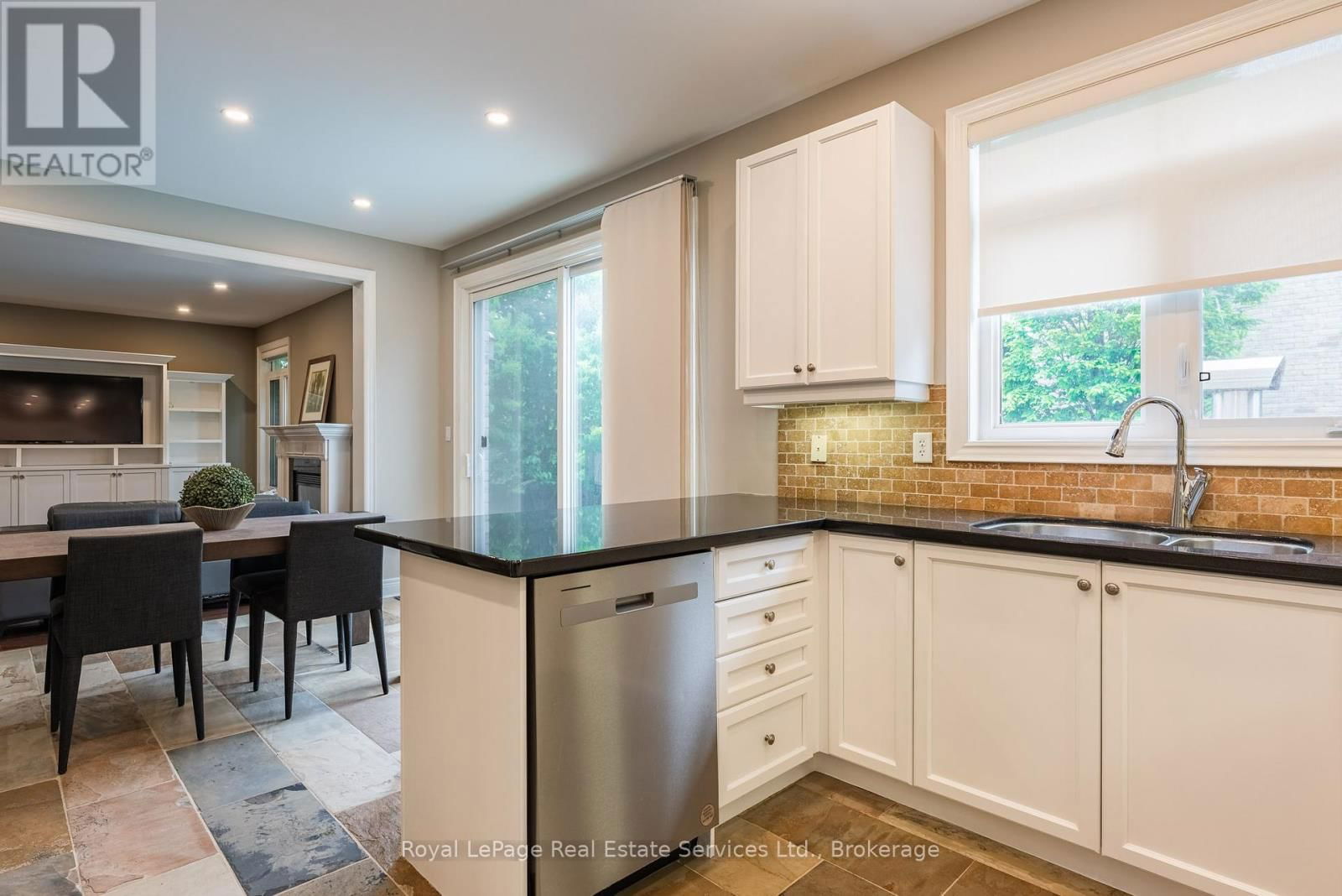 2151 BINGLEY CRESCENT Image 18