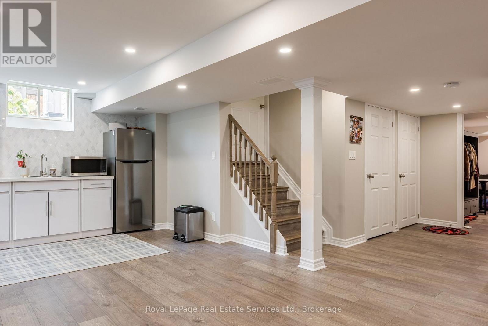 2151 BINGLEY CRESCENT Image 30