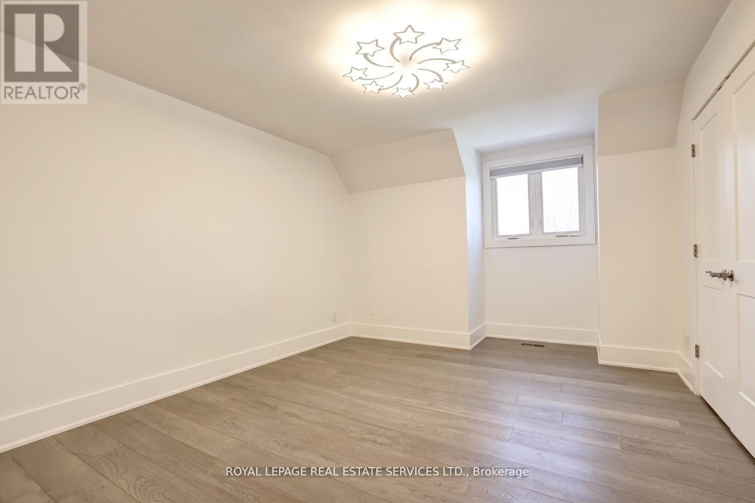 84 SYBELLA STREET Image 23