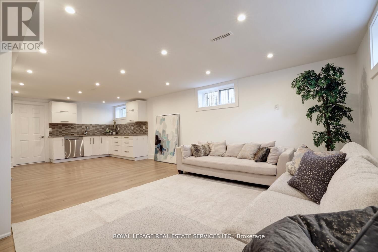 84 SYBELLA STREET Image 27