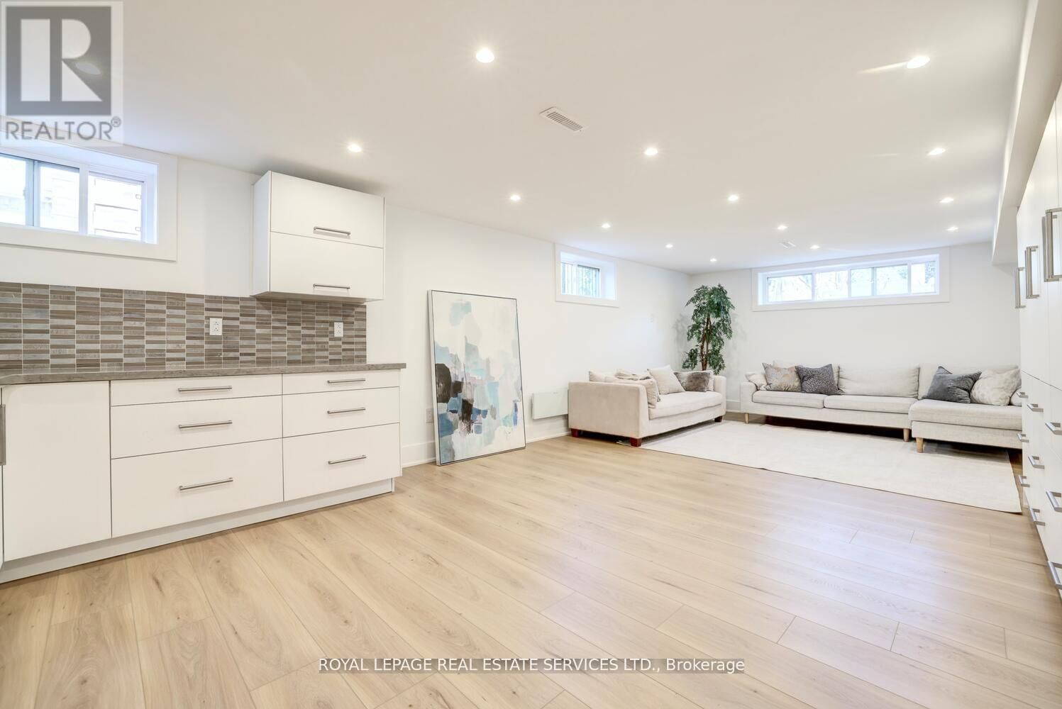84 SYBELLA STREET Image 28