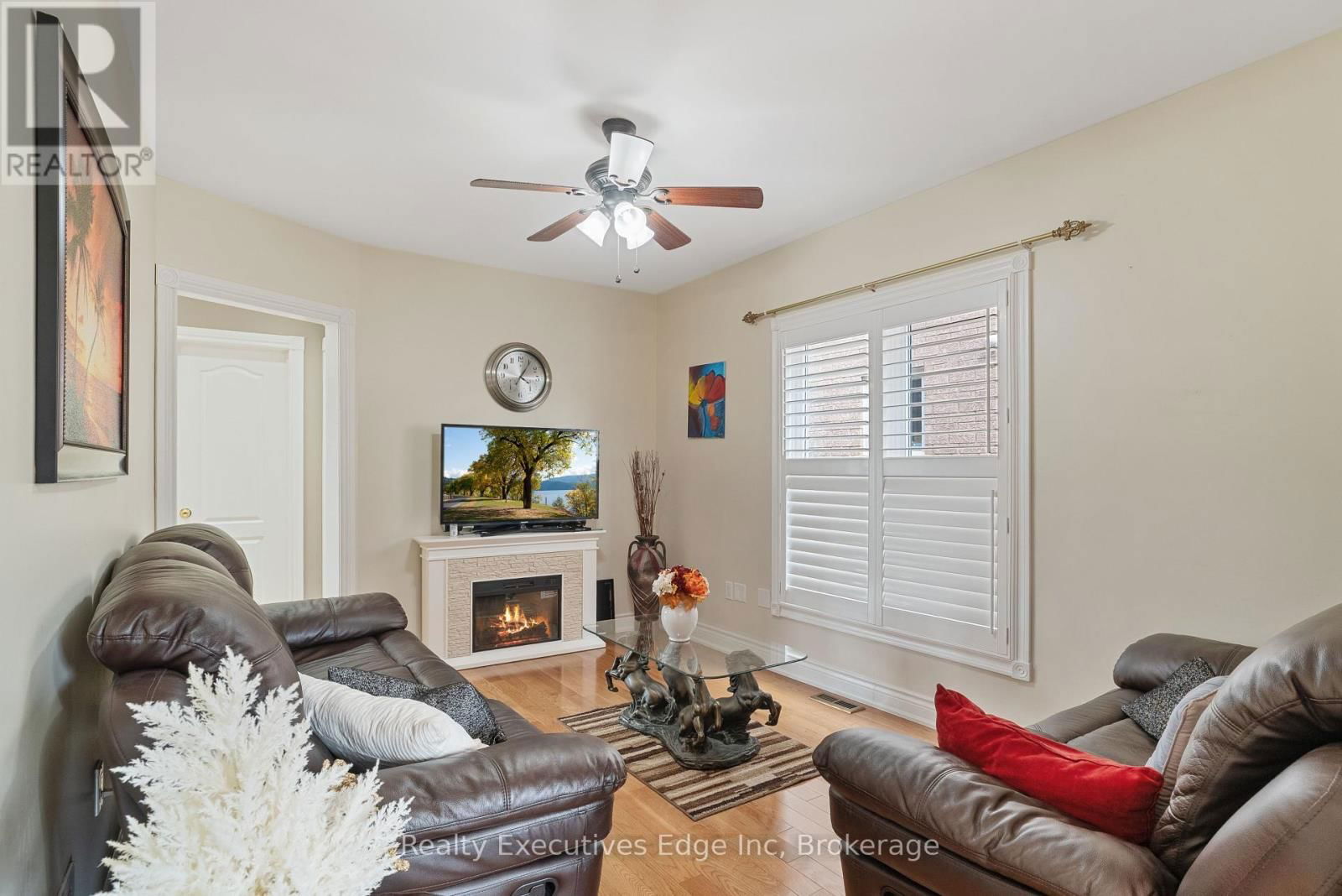 6356 NEWCOMBE DRIVE Image 11