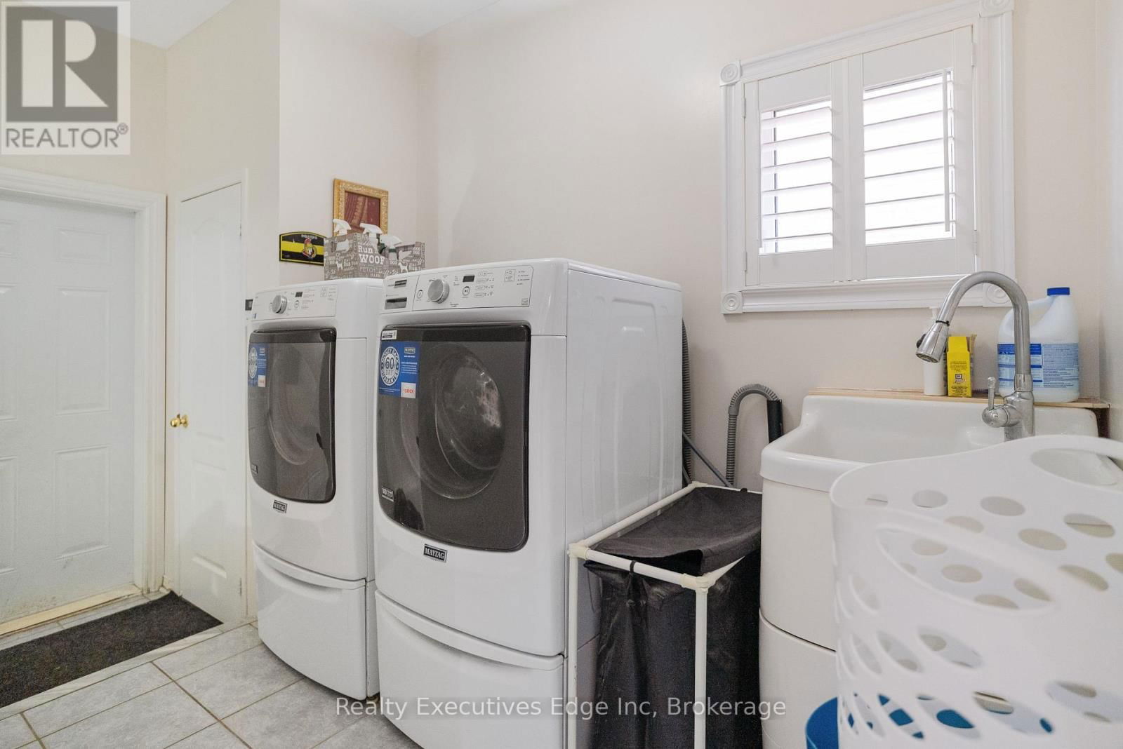 6356 NEWCOMBE DRIVE Image 17