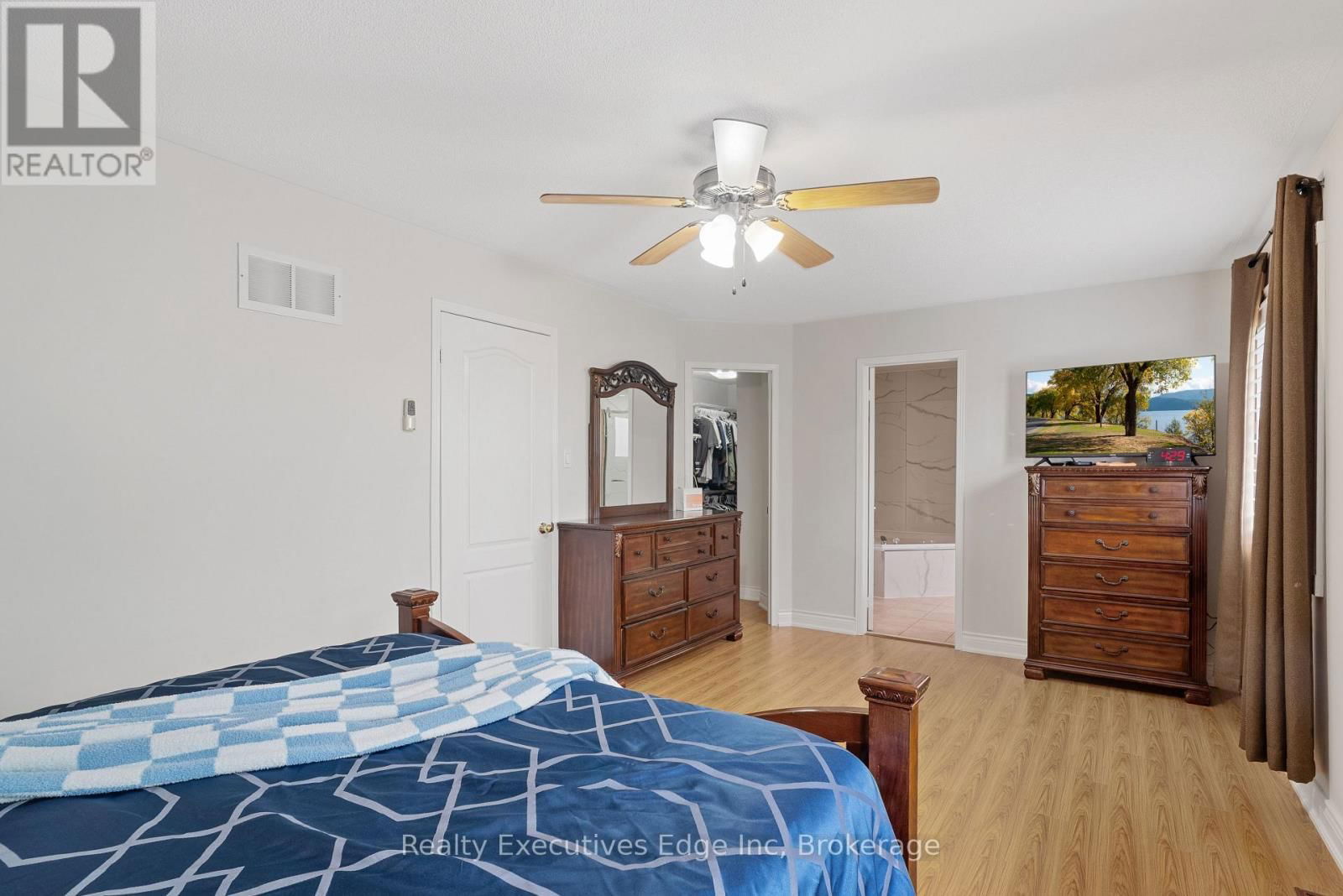 6356 NEWCOMBE DRIVE Image 21