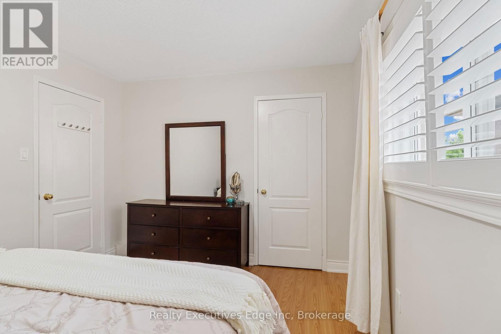 6356 NEWCOMBE DRIVE Image 28