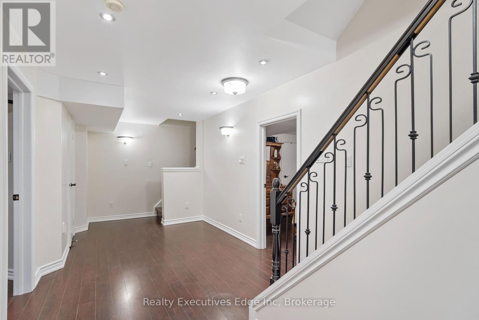 6356 NEWCOMBE DRIVE Image 33