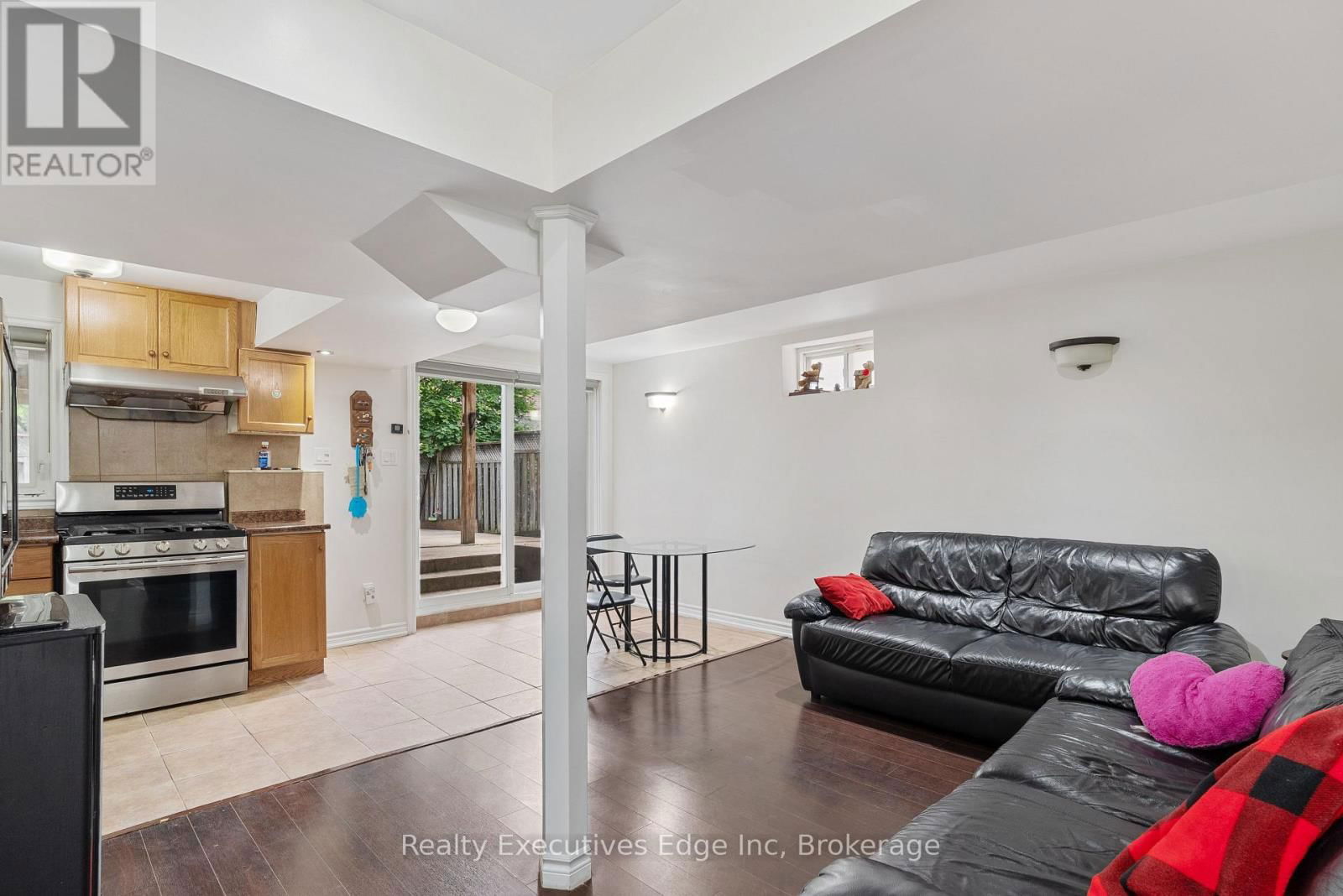 6356 NEWCOMBE DRIVE Image 35