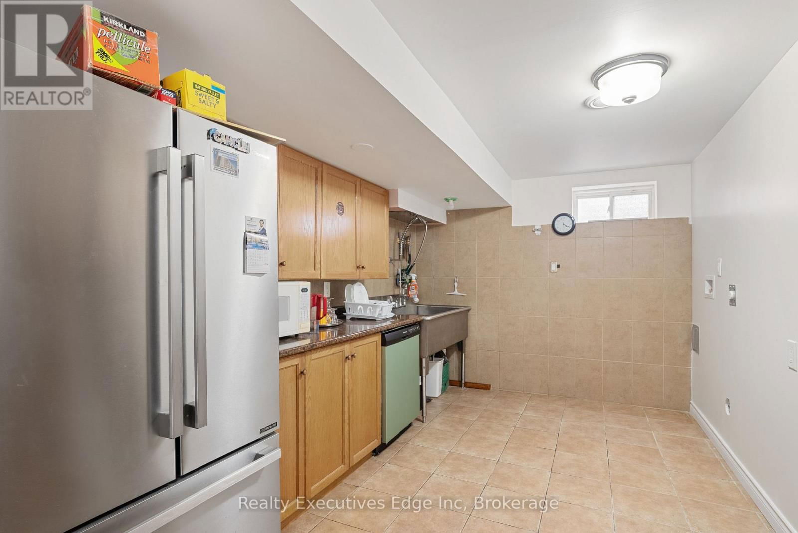 6356 NEWCOMBE DRIVE Image 40