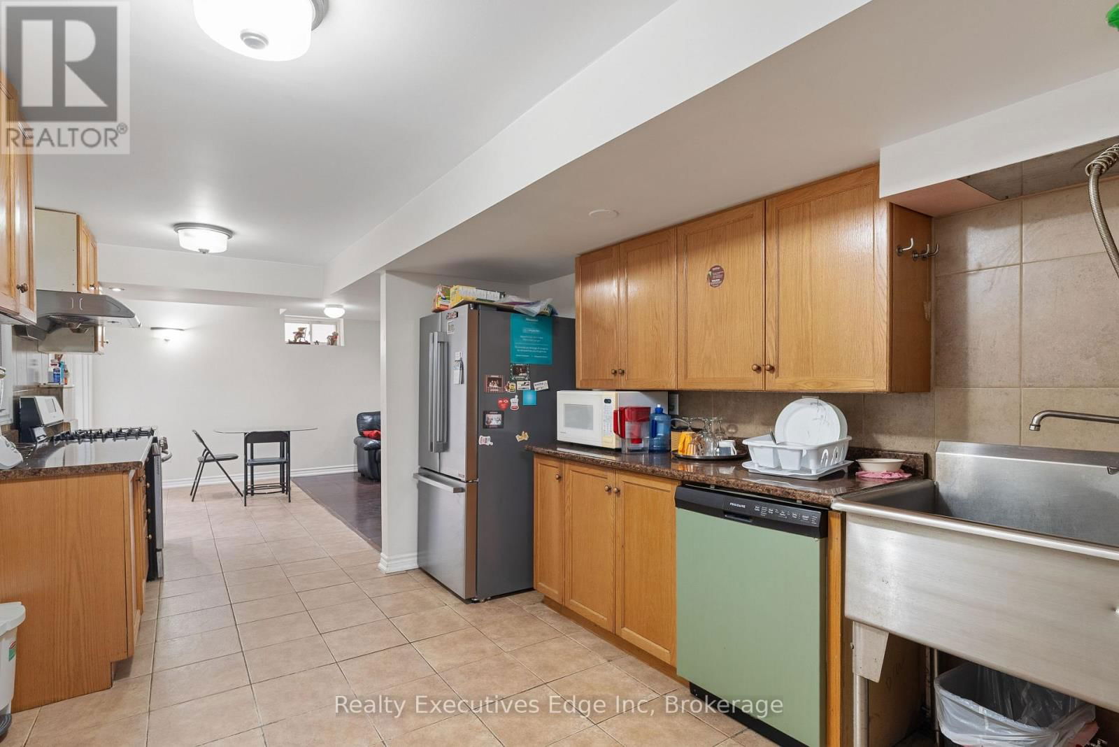 6356 NEWCOMBE DRIVE Image 41