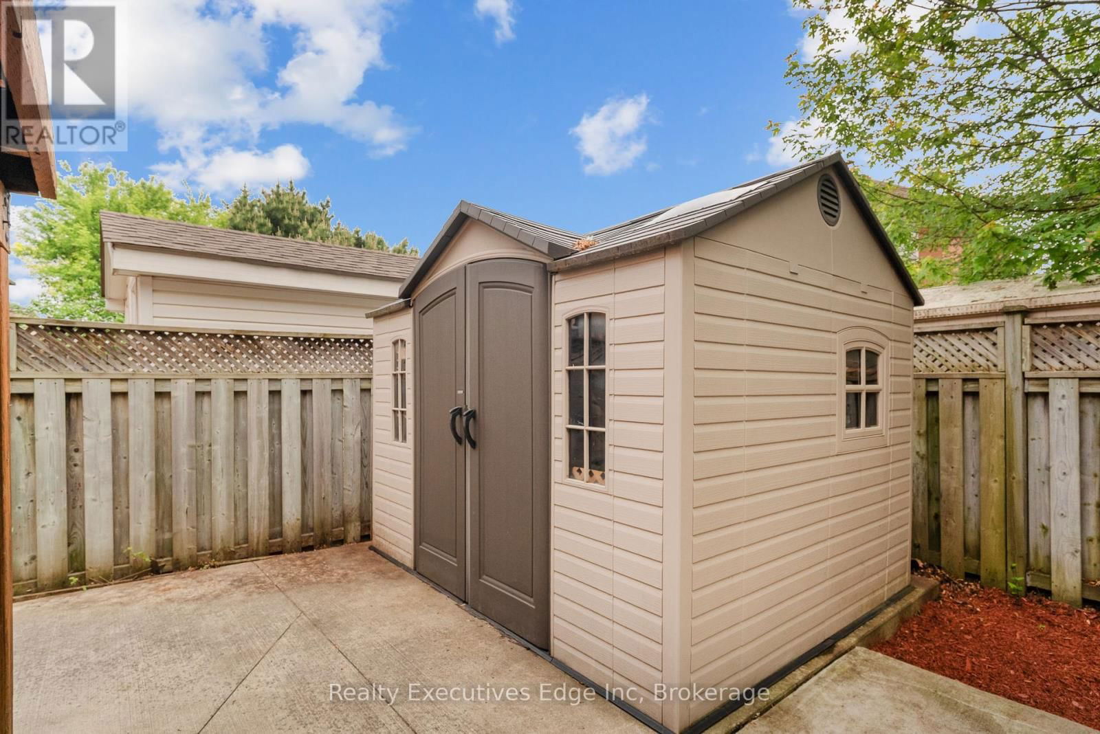6356 NEWCOMBE DRIVE Image 48