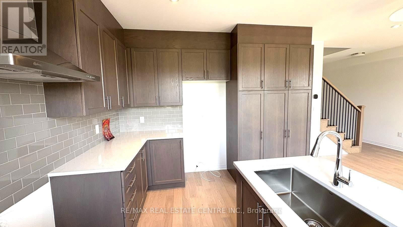 3252 CRYSTAL DRIVE Image 6