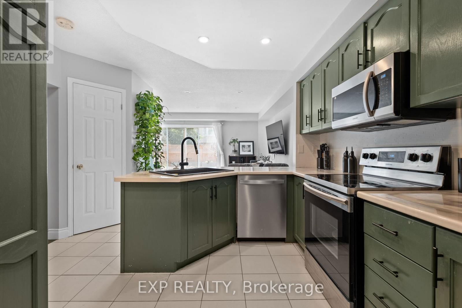 31 - 2025 CLEAVER AVENUE Image 6