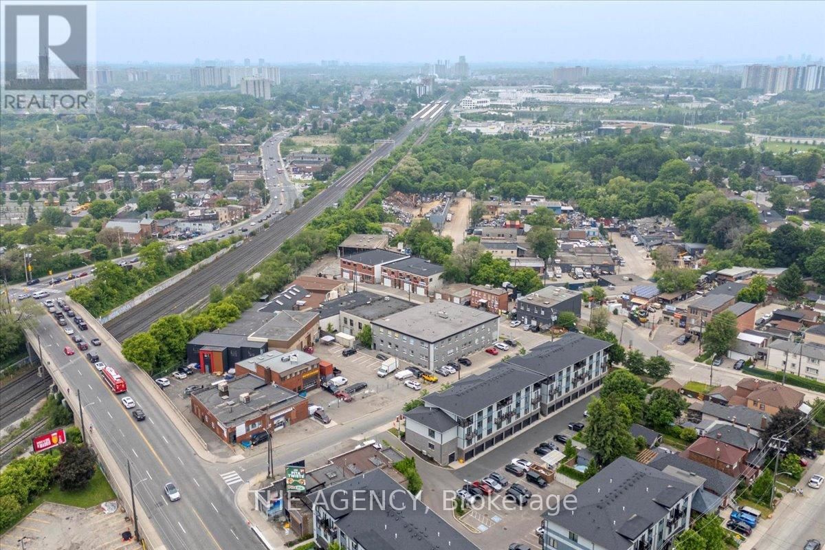 7 FORBES AVENUE Image 35