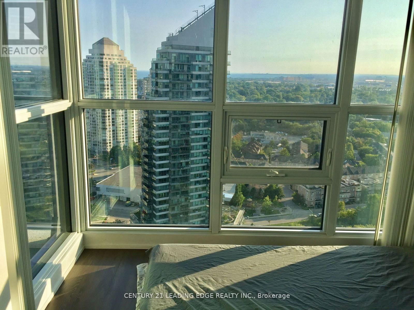 2710 - 2220 LAKE SHORE BOULEVARD WEST Image 1