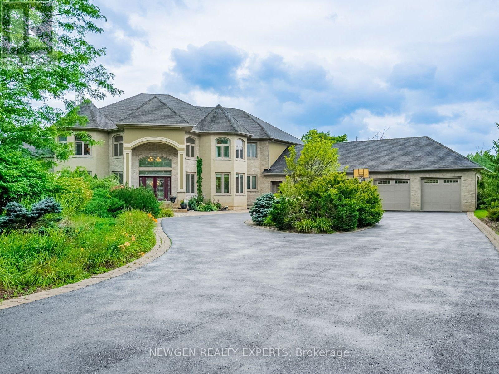 15 ABBITT CRESCENT Image 3