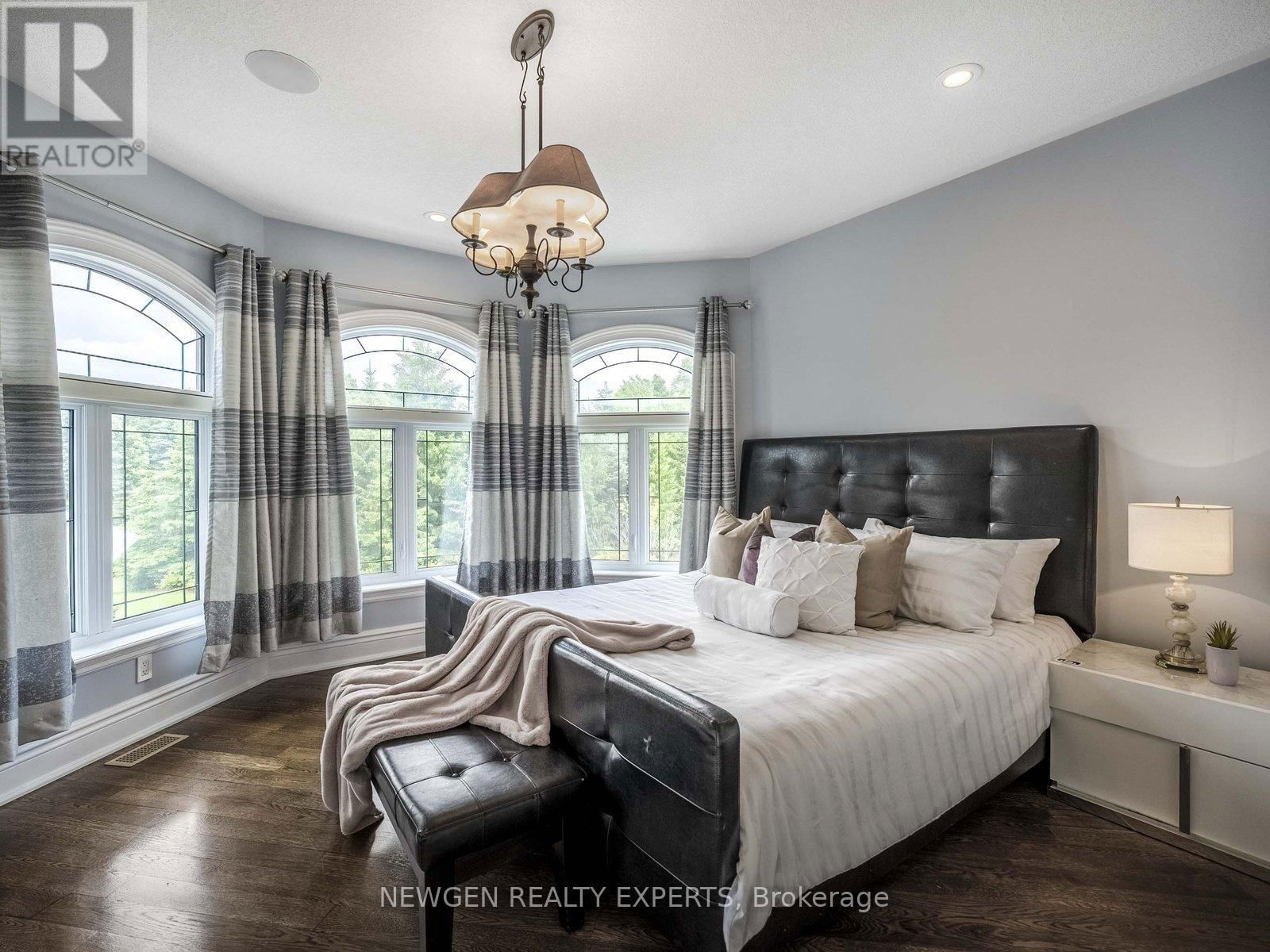 15 ABBITT CRESCENT Image 32